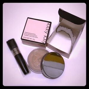 NWT✨TWO MK Mineral Foundations and Brush- Beige 1
